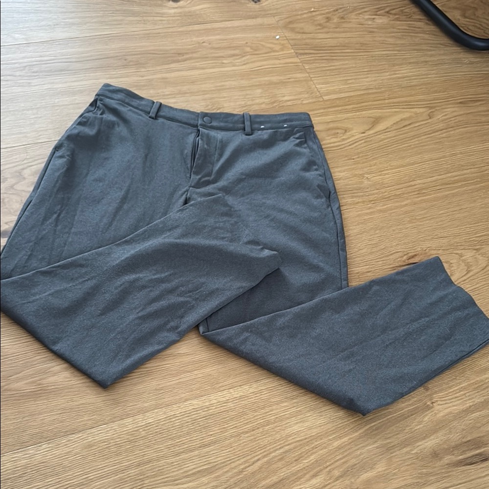 Uniqlo Gray Dress Pants with Flat-Front Style and Full-Length Fit
